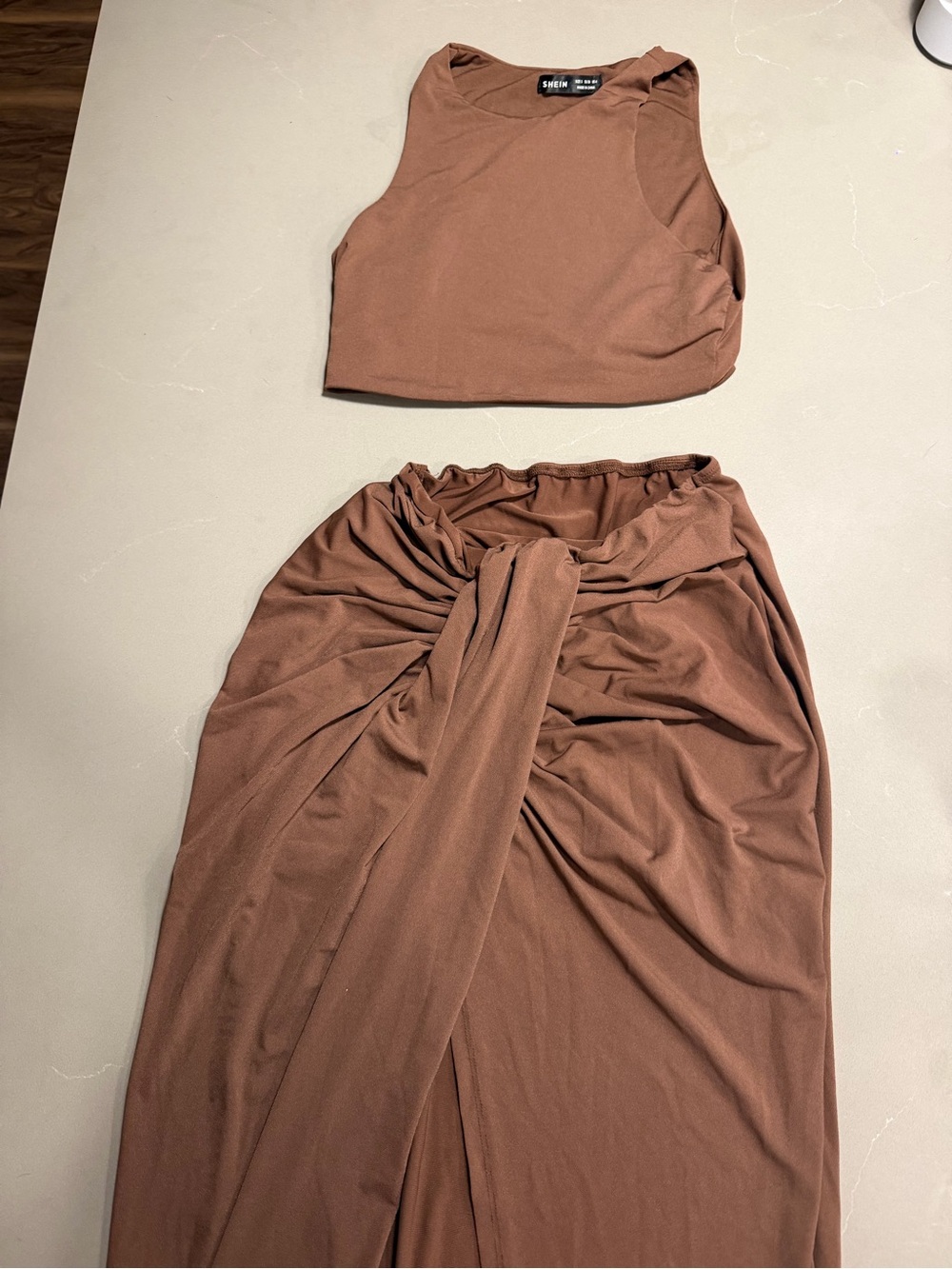Two piece skirt set